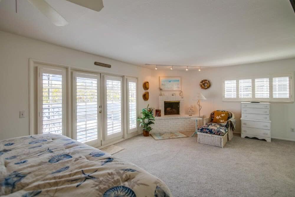 Casa de férias Luxury Summer House Feet From Bay & Ocean Patios San Diego